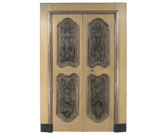 Important Neapolitan painted 2-door door with 17th century frame