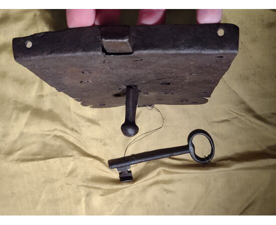 Working door lock with key, late 17th century