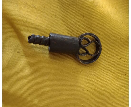 17th-century German padlock with screw key