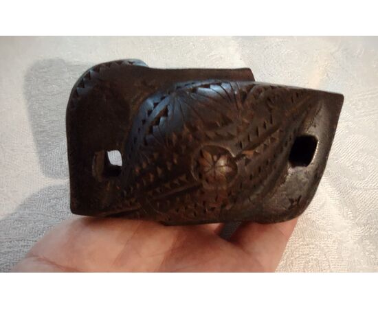 Marca da pane valdostana in legno inciso