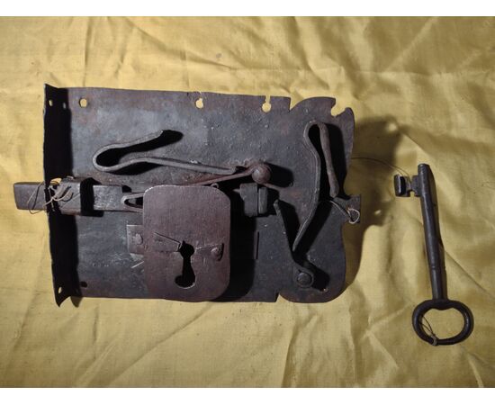 Working door lock with key, late 17th century