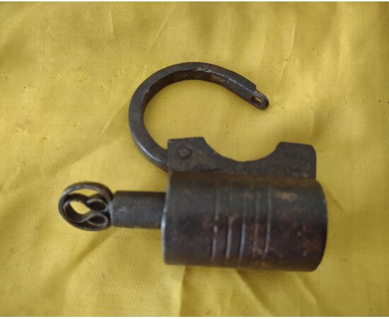 17th-century German padlock with screw key