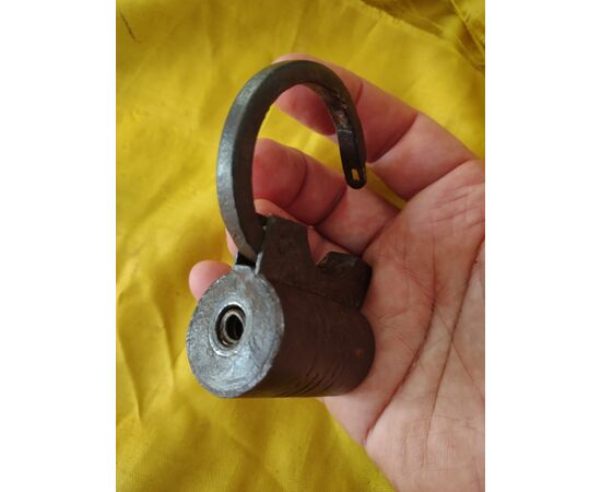 17th-century German padlock with screw key