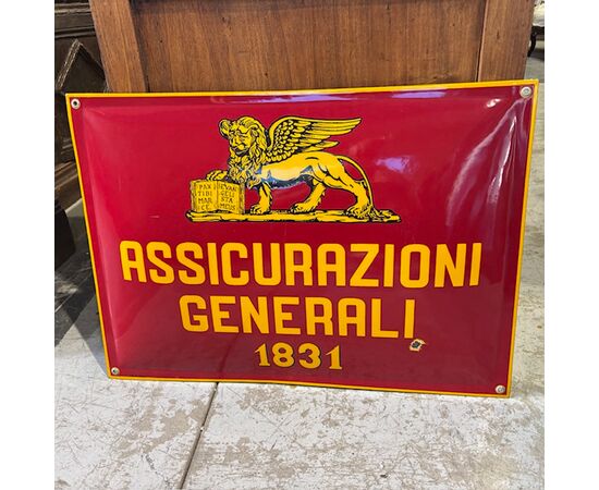 Antica insegna bombata Generali Assicurazioni smaltata. Mis 70 x cm 50