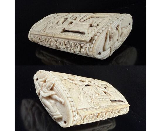 Beautifully carved bone snuffbox, 18th century