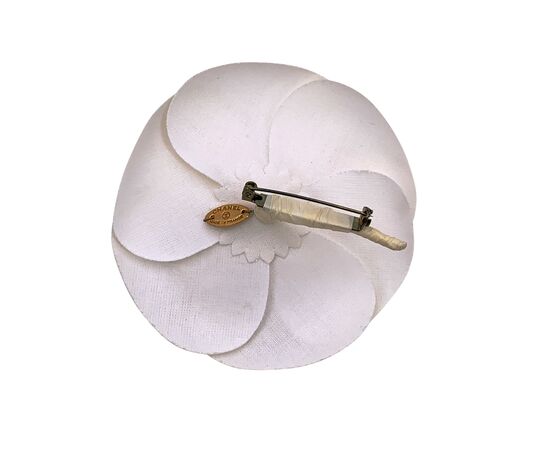 CHANEL Spilla Vintage in Tela Col. Bianco Camelia