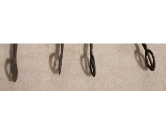 2 iron spurs from the 17th century