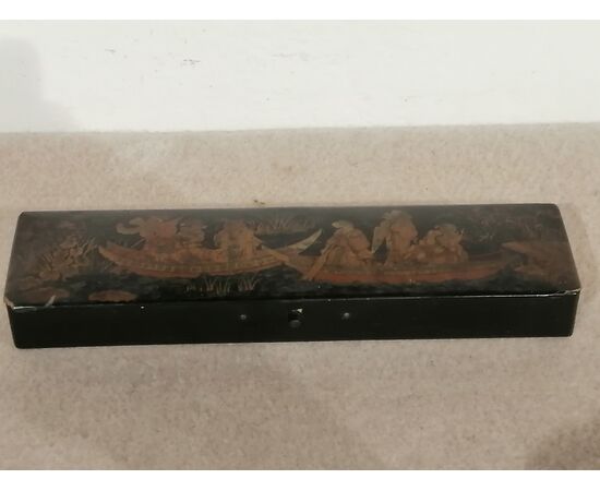 19th-century Japanese box in painted wood