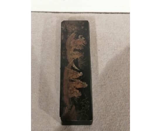 19th-century Japanese box in painted wood