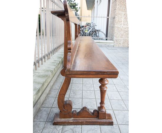 Panca fine '600 in noce  finemente intagliata - Base a rocchetto con lira posteriore