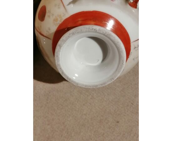 19th-century Japanese vase in painted ceramic