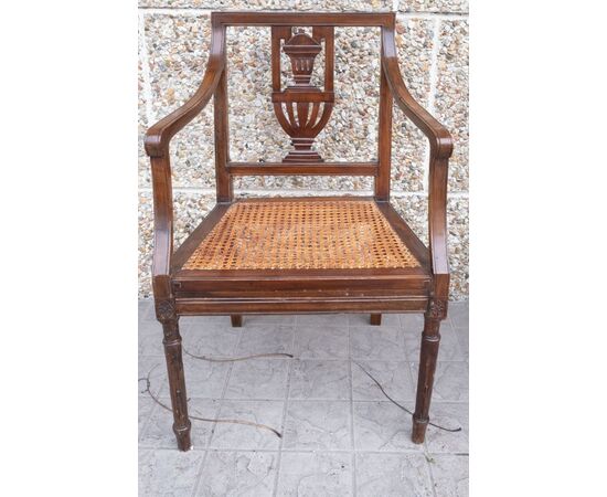 6 poltroncine intagliate in noce Luigi XVI  seconda metà '700 (vendibili anche a coppie)