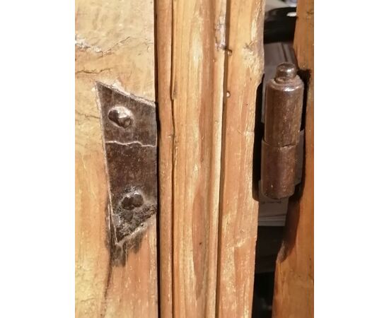 Credenza stipo del '600 in legno dolce