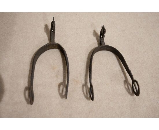 2 iron spurs from the 17th century