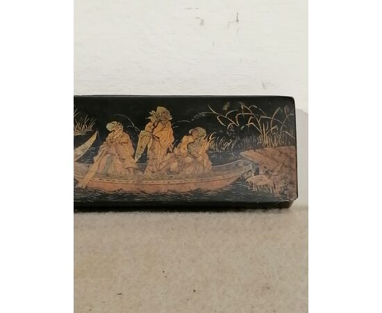 19th-century Japanese box in painted wood