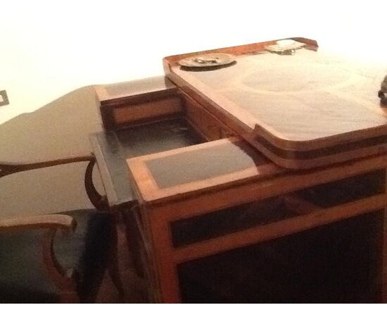 Desk with sliding top veneered in various exotic woods bois de rose - Louis XIV Rome - Early 1700s