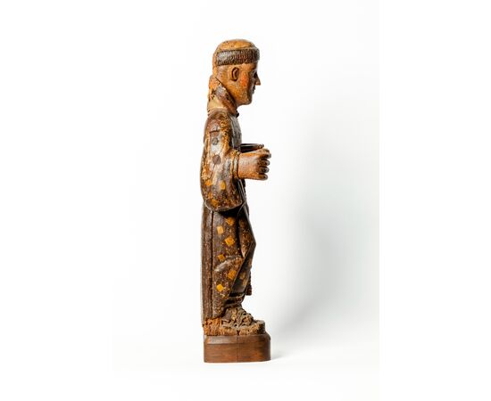 Frate francescano in legno con policromia originale - Italia XIV secolo