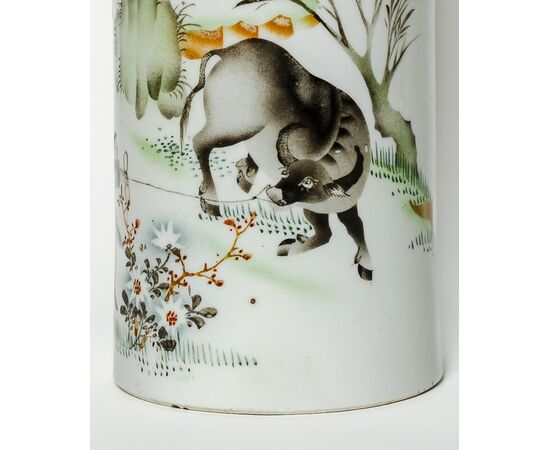 Chinese painted ceramic vase - China - Qing Dynasty (Manchu China) (1692-1911)