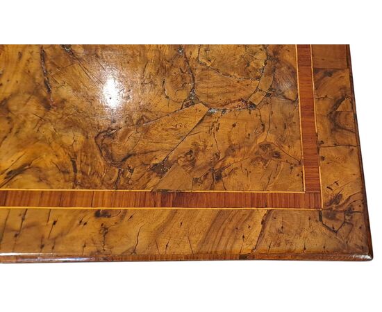 CASSETTONE IN RADICA DI ULIVO - EMILIA - FINE XVIII SEC.