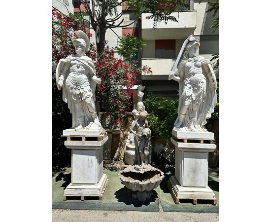 
Grandi Sculture di Antichi Guerrieri in Marmo Bianco