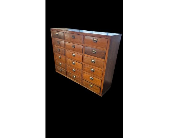 Shop chest of drawers