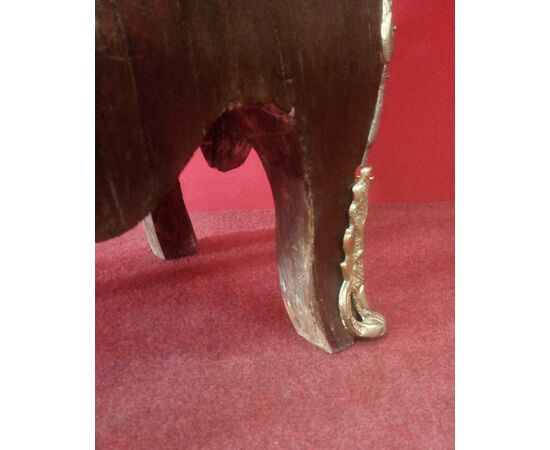 Pair of columns with bronzes