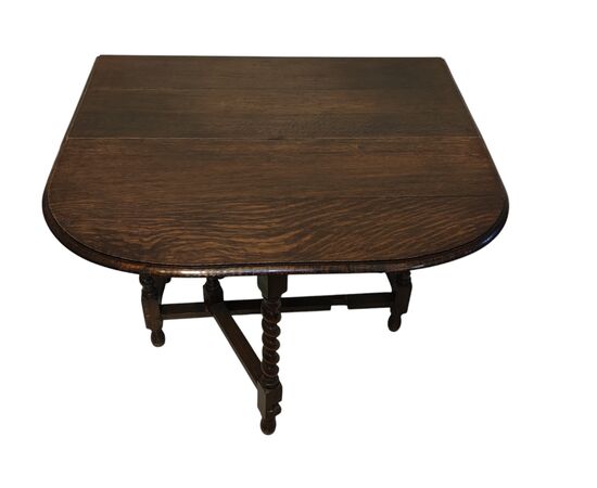 Gateleg table