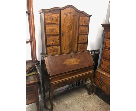 Scrittoio inglese con alzata intarsiata