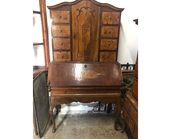 Scrittoio inglese con alzata intarsiata