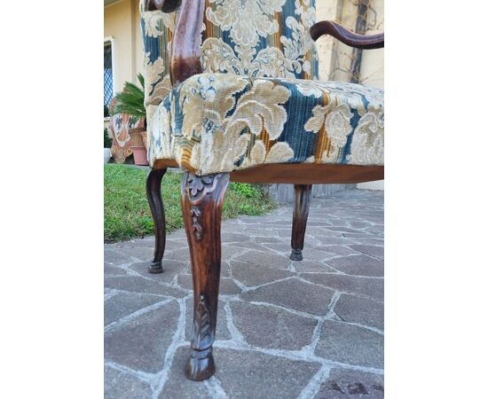 Poltrona in noce del 700 Venezia