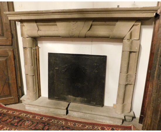 CHP275 - Precious antique stone fireplace, 17th century, from central Italy, dimensions cm W 245 x H 186 x D35