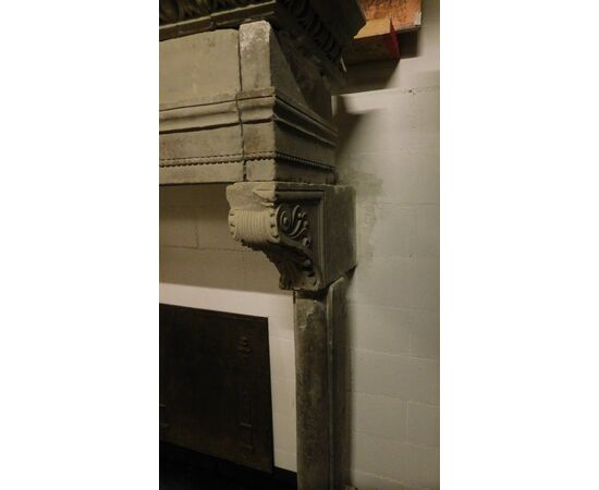 CHP266 - Majestic antique fireplace in sandstone, 16th century, dimensions cm L 196 x H 194 x D 63