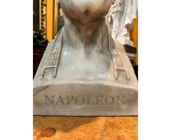 
Busto in Marmo Bianco di Napoleone – XIX Secolo