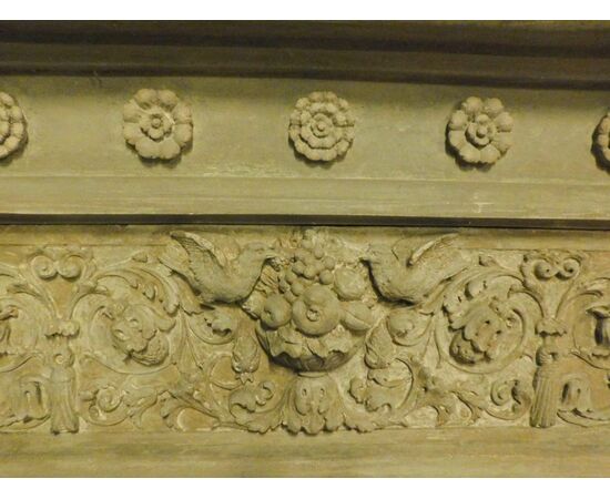 CHP218 - Prezioso camino in pietra, epoca '800, misura cm L 158 x H 168 x P 52