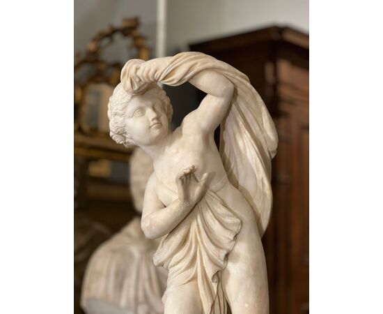 Scultura in marmo bianco