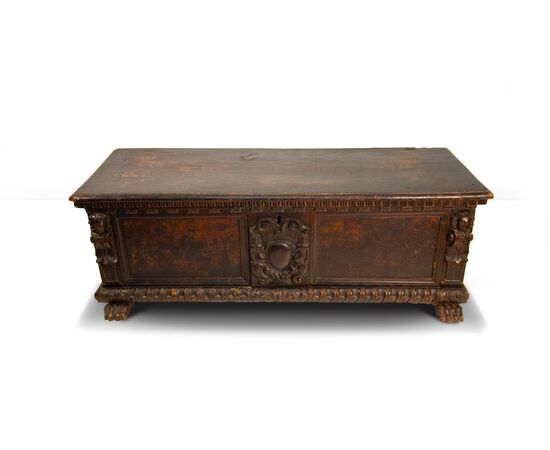17th-century walnut and burr walnut chest