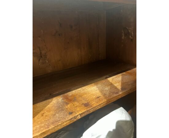 Grande libreria a due corpi