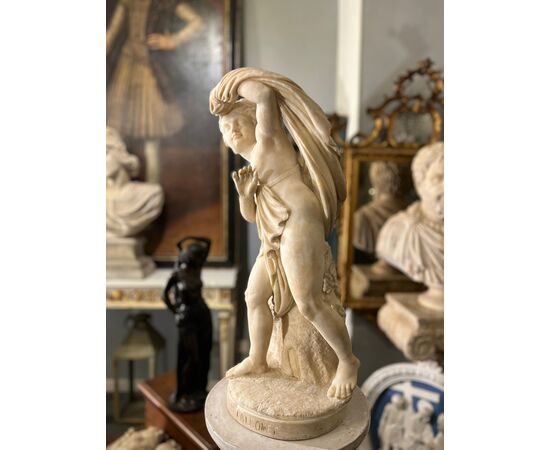 Scultura in marmo bianco