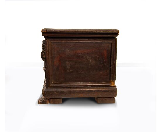 17th-century walnut and burr walnut chest