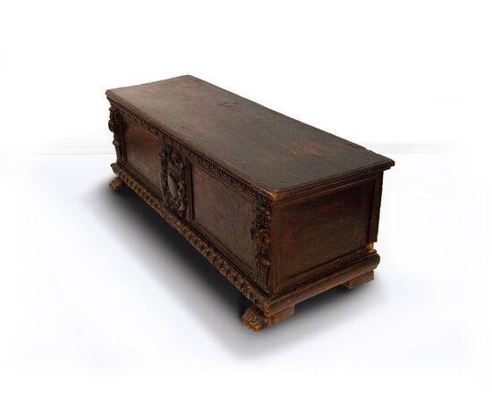 17th-century walnut and burr walnut chest