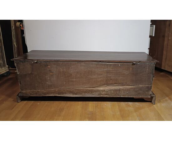 PAINTED WALNUT CHEST, EARLY 17TH CENTURY