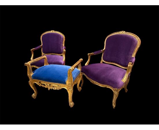 Coppia di poltrone dorate