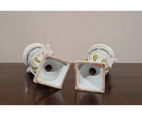 COPPIA DI VASI IN PORCELLANA DIPINTA PRIMA META’ XIX SECOLO