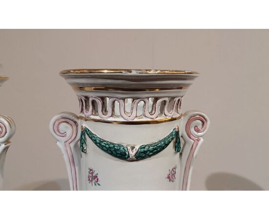 PAIR OF PAINTED PORCELAIN VASES FIRST HALF OF THE 19TH CENTURY