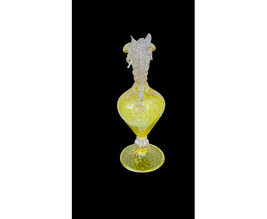 Vaso versatoio in vetro con presa a forma di drago. Salviati.Murano.