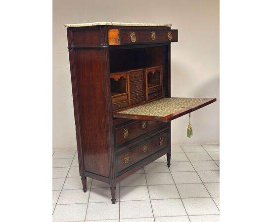 Louis XVI walnut secretaire, late 1700s.