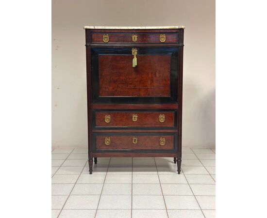 Louis XVI walnut secretaire, late 1700s.