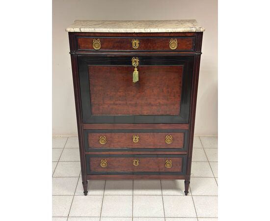 Louis XVI walnut secretaire, late 1700s.
