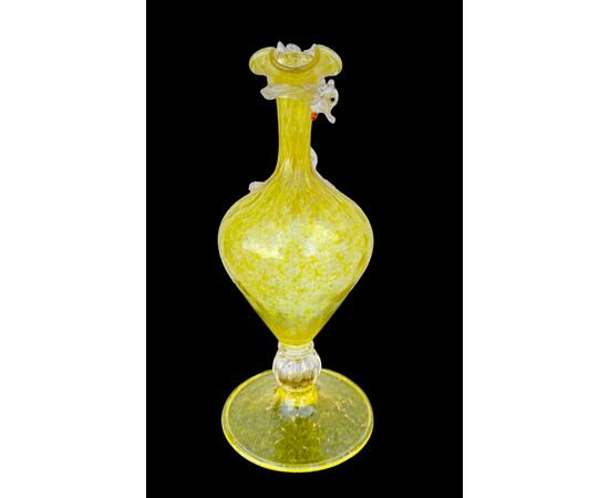 Vaso versatoio in vetro con presa a forma di drago. Salviati.Murano.