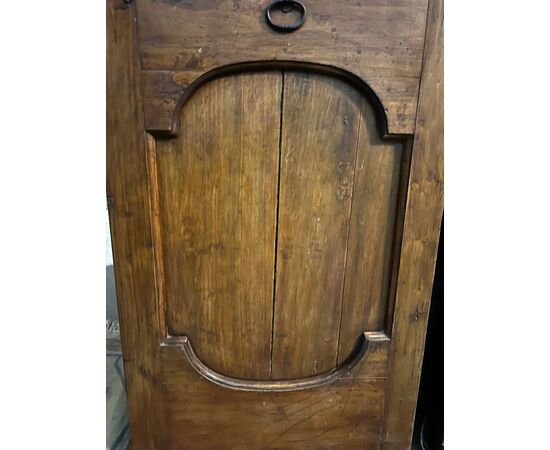 PTCI566 - Walnut door, 18th century, measures cm W 69 x H 202